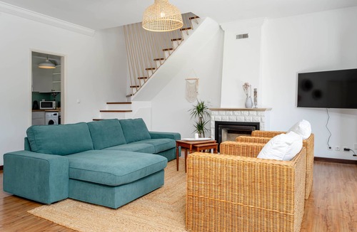 Charneca de Caparica e Sobreda Villa | Sunaya Villa · A haven of light in Aroeira