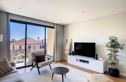 Santa Maria Maior Apartment | Sunlight Apartment by LovelyStay