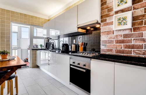 Portimao Apartment | Sunny 3Bdr Flat in Portimão by LovelyStay