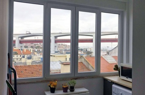 Santo Amaro House | Sunny & Bright Flat w/River View