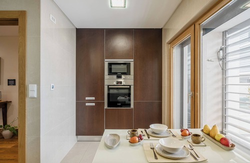 Cascais Apartment | Sunny Central Luxury, 2 bedroom/2WC, garage, don't need car, 8 min walk beach