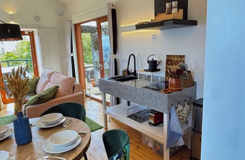 Lajes do Pico House | Sunny Suite 16 - A bright, light-filled ocean-side suite