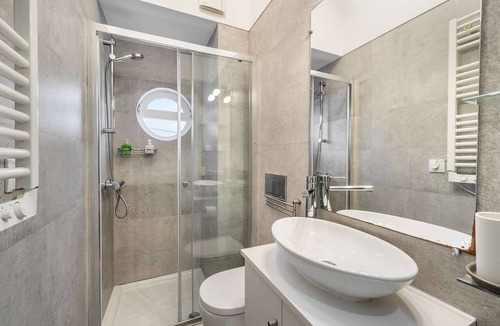 Alfama Apartment | Sunny Terrace Apartment w/River Views