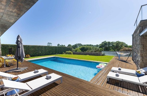 Carreco House | Sunrise Escape with Pool by Portugal Active