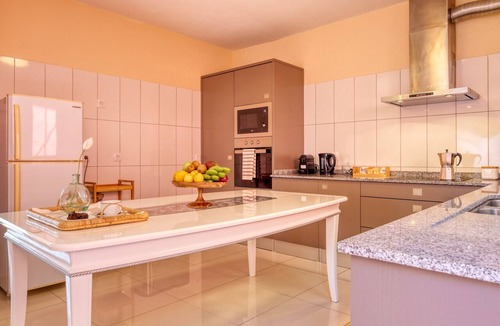 Canhas Apartment | Sunrise House, a Home in Madeira