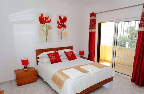 Mosqueira Villa | Superb social cabana area