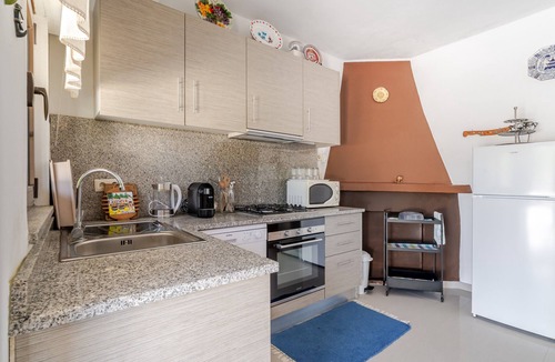 Ponte da Barca Apartment | Superior Apartment with Mountain View, Shared Garden, and Wi-Fi Access
