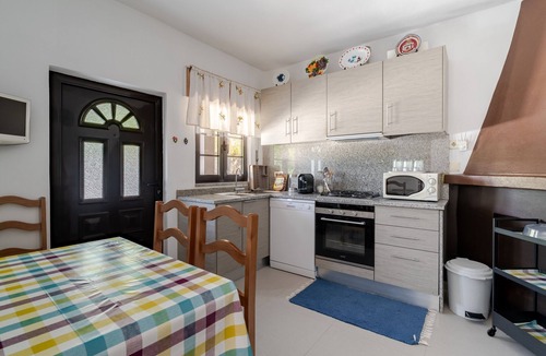 Ponte da Barca Apartment | Superior Apartment with Mountain View, Shared Garden, and Wi-Fi Access