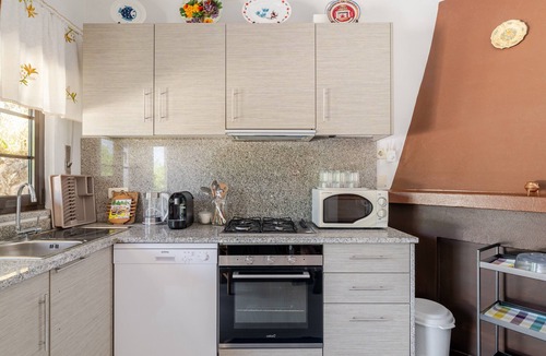 Ponte da Barca Apartment | Superior Apartment with Mountain View, Shared Garden, and Wi-Fi Access
