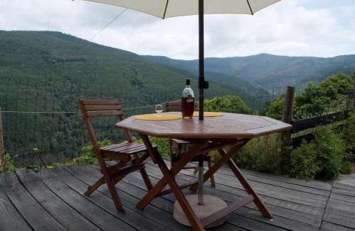 Lousa House | Talasnal Casa da Urze AL