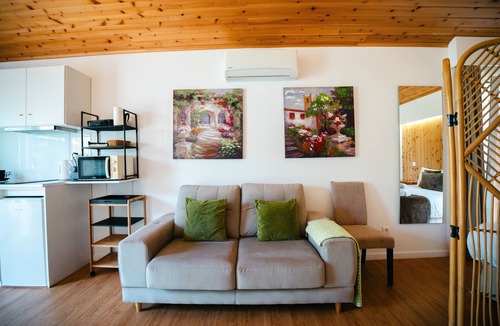Ribeira Grande Apartment | Terra Vivaz - Ribeira Cottage Green Suite