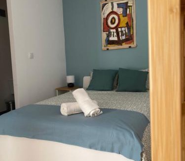 Linda-a-Velha Hostel | Terrace House