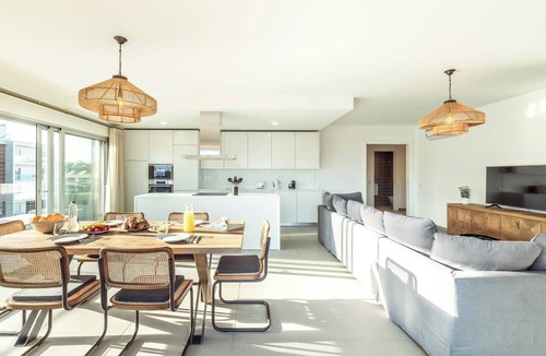Correeira Apartment | The Green Escape – Albufeira Poolside Retreat