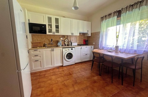 Covilha Apartment | The Magic Garden – Family Apartment with a Garden and Stunning Views