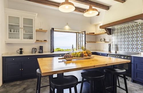 Azoia House | The Ocean Light House by Clama Retreats