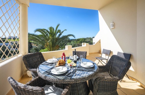 Carvoeiro Ski Chalet | The Palm House - Townhouse at Vale de Milho golf