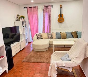 Odivelas House | The room