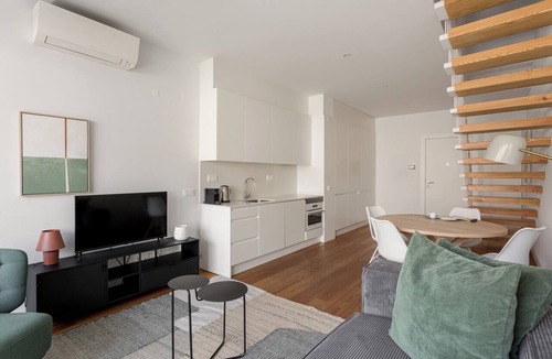 Sao Jorge de Arroios Apartment | The Urban Oasis–Elegant 2-Bedroom Duplex in Lisbon