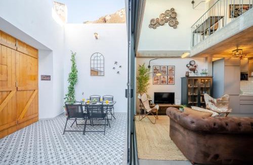 Sao Pedro House | The Warehouse - Industrial Loft