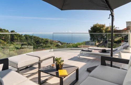 Canhas House | The White House by An Island Apart