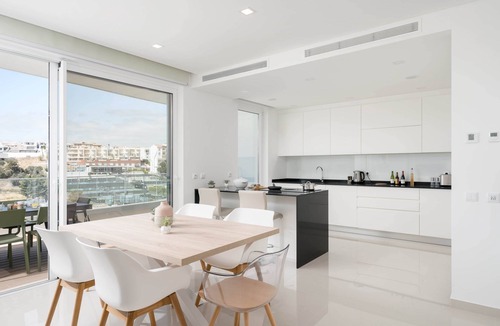 Lagos Apartment | Top Floor Luxury Lagos Apartment