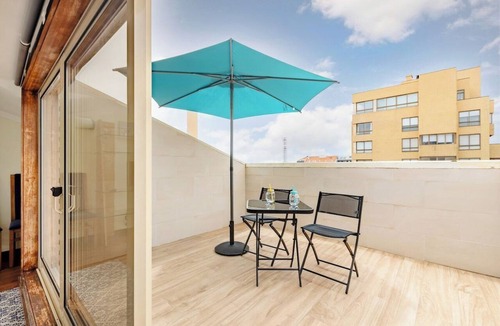 Espinho Apartment | Top Floor Retreat in Espinho