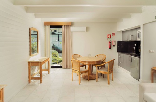 Areias de Sao Joao Hotel | Topazio Vibe Beach Hotel & Apartments - Adults Friendly