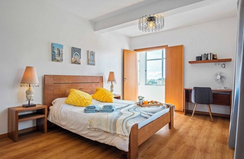 Imaculado Coracao de Maria Apartment | Tornos - Spacious two-bedroom apartment