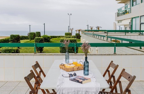 A Ver-o-Mar Apartment | Três Marias by LovelyStay
