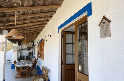 Lagoa e Carvoeiro House | Traditional Algarve home with private pool, air con & solar, near Praia Marinha