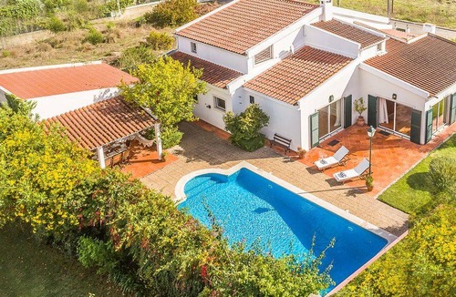 Belverde Villa | Traditional Aroeira Villa Villa Goreti † 4 Bedrooms Quiet Area Private Pool