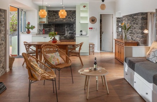 Prazeres Villa | Tranquil Villa Close to Facilities - NatureScape