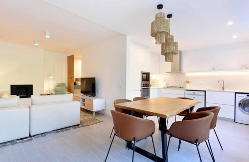 Quinta da Marinha Apartment | Tropical View Cascais - CheckinHome