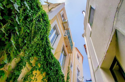 Santo Estevao Apartment | Turquoise River View I by LovelyStay
