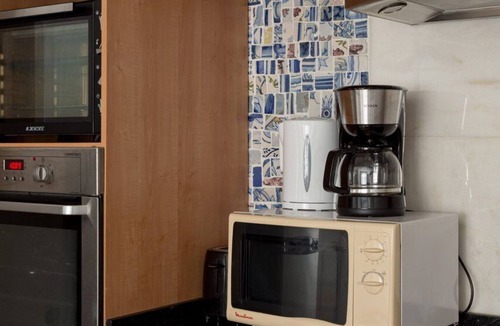 Cascais Apartment | Twin Studio | Steps from Praia da Rainha, Cascais