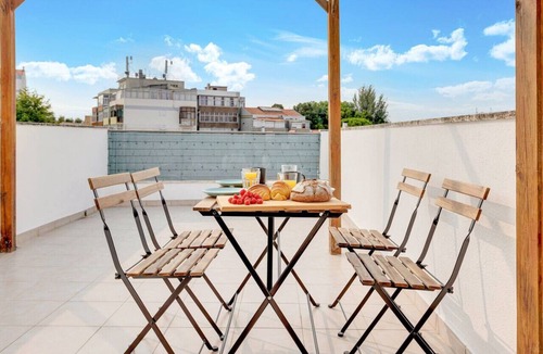 Cacilhas Apartment | Two bedroom Apt | Almada | Terrace w/River Views