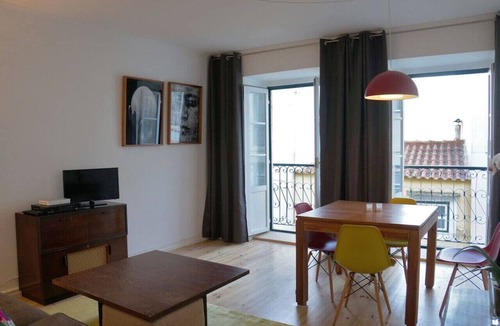 Santo Estevao Apartment | Two Bedroom Apt | Few steps from the River | A/c by Lisbeyond