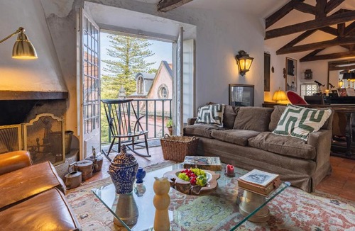 Sintra Hotel | Unique Double Room in 17-century Sintra Center Home with snooker, piano, patio and BBQ