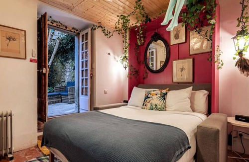 Sintra House | Unique Tiny Smart Home w/ Private Garden & Jacuzzi