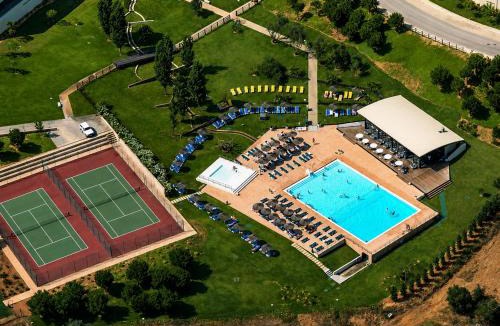 Telheiro Apartment | Up to 5 Guests, 5 Min from Meia Praia, Pool & Tennis