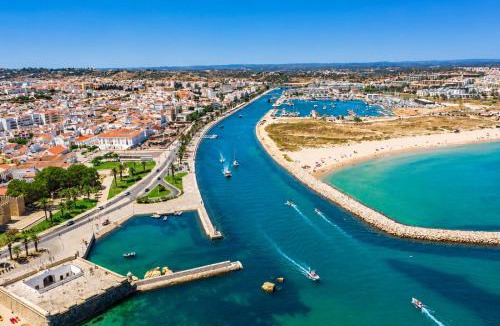 Telheiro Apartment | Up to 5 Guests, 5 Min from Meia Praia, Pool & Tennis