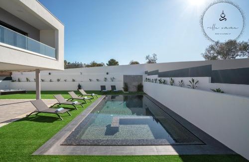 Montes de Alvor Villa | V5 Villa Emma - Luxury 5 bedroom villa in Alvor with private Pool and Jacuzzi