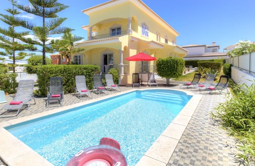 Parchal Villa | V6 Menir - with a capacity for 12 people.