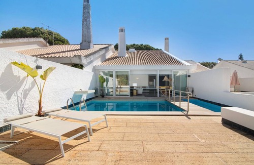 Vilamoura House | Vacation Home "Vilamoura Com Piscina E Wifi" with Private Pool, Terraces & Wi-Fi