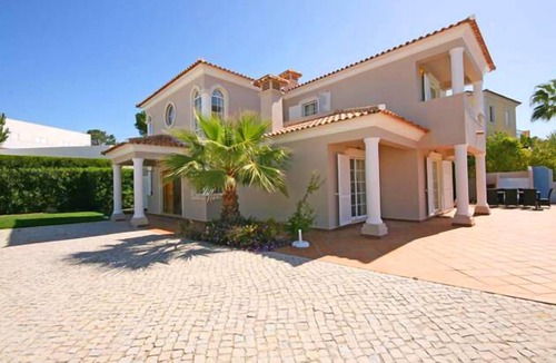 Vale do Garrao Villa | Varandas do Lago villa with private pool, WiFi and air-conditioning T110 - Almancil, Algarve