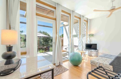 Santa Maria da Devesa Apartment | Vervide- Overlooking Natural Park and Castle