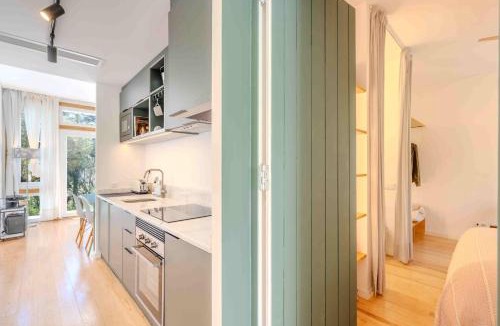 Santa Maria da Devesa Apartment | Vervide- Overlooking Natural Park and Castle