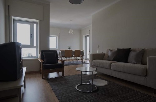 Viana do Castelo Apartment | VianaVista -Solarengo Apartment3 with a privileged view of the city, river, mountain