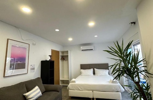 Costa de Caparica Hostel | Vila Alexandra