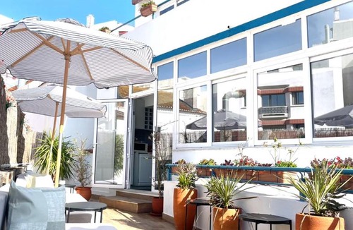 Costa de Caparica Hostel | Vila Alexandra